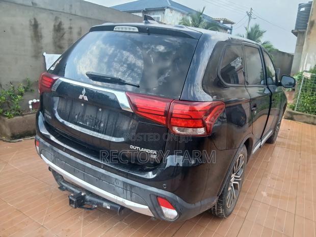 Mitsubishi Outlander 2018 Black