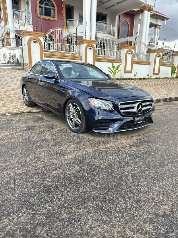 Mercedes-Benz E400 2017 Blue
