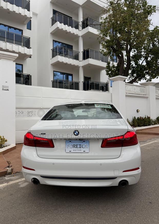 BMW 530i 2020 White