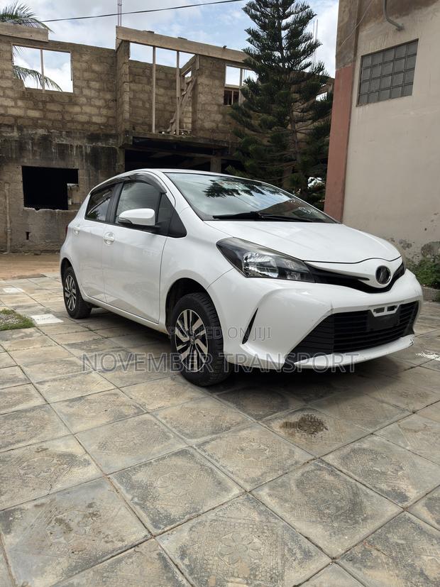 Toyota Vitz 1.5 FWD 5dr 2015 White