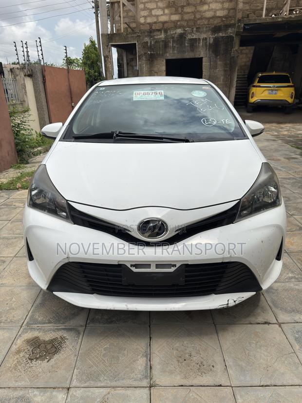 Toyota Vitz 1.5 FWD 5dr 2015 White