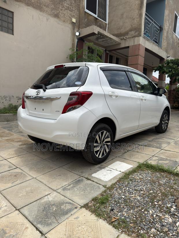 Toyota Vitz 1.5 FWD 5dr 2015 White