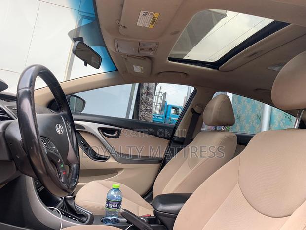 Hyundai Elantra Limited Sedan FWD (1.8L 4cyl 6A) 2016 Black
