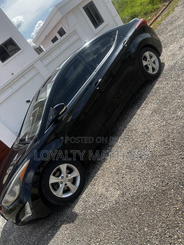 Hyundai Elantra Limited Sedan FWD (1.8L 4cyl 6A) 2016 Black
