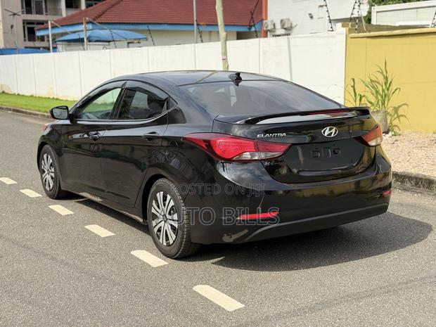 Hyundai Elantra SE Sedan FWD (1.8L 4cyl 6M) 2016 Black
