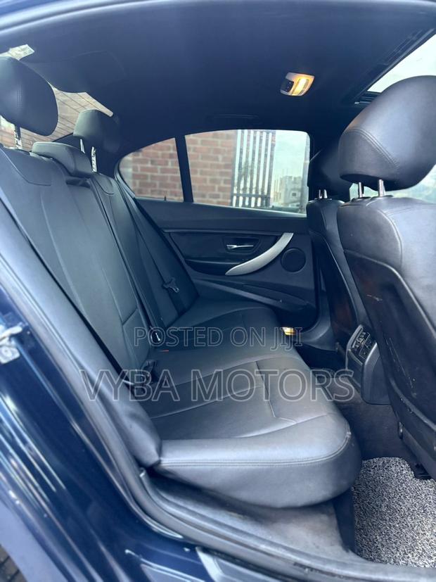 BMW 320i 2014 Black