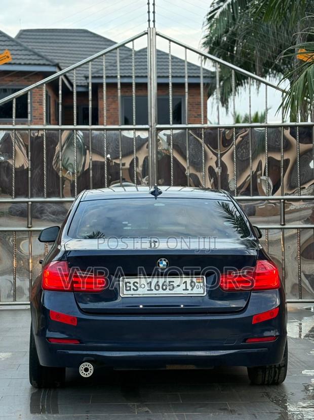 BMW 320i 2014 Black