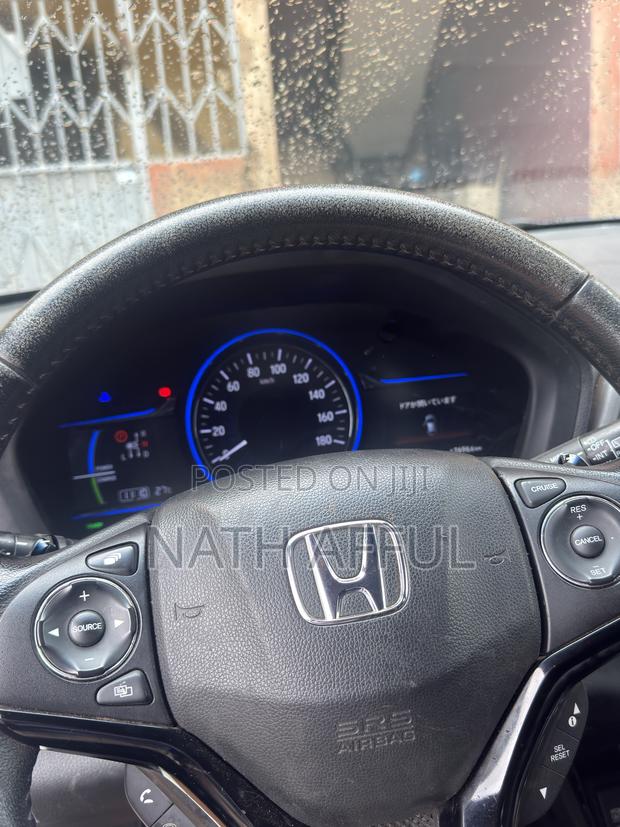 Honda Vezel 1.5 Hybrid 4WD 2014 White
