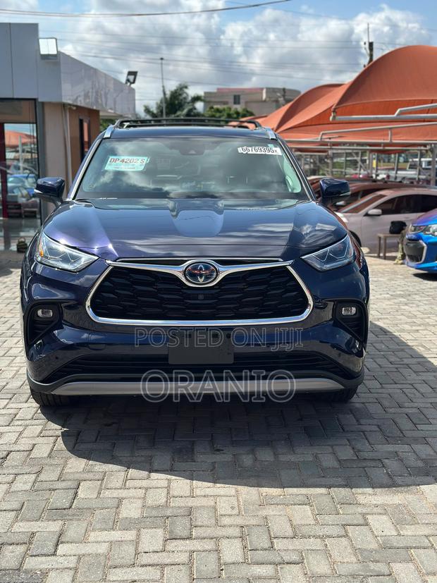 Toyota Highlander Platinum 2022 Blue