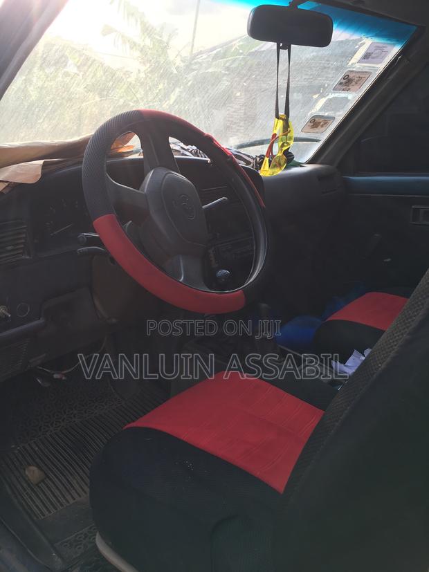 Toyota Hilux 1999 Green
