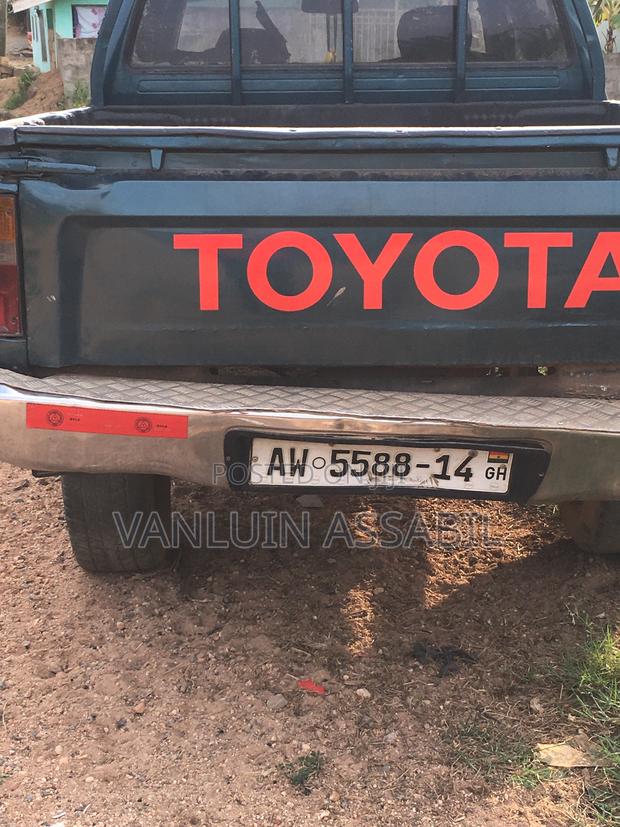 Toyota Hilux 1999 Green