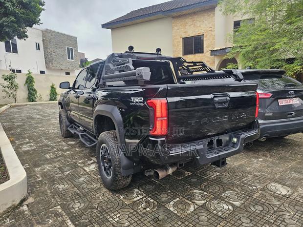 Toyota Tacoma 2025 Black