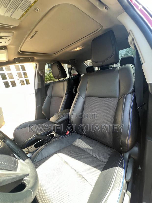 Toyota Corolla SE (1.8L 4cyl 2A) 2018 Red