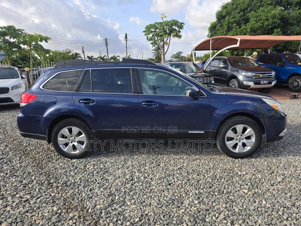 Subaru Outback 2011 Blue
