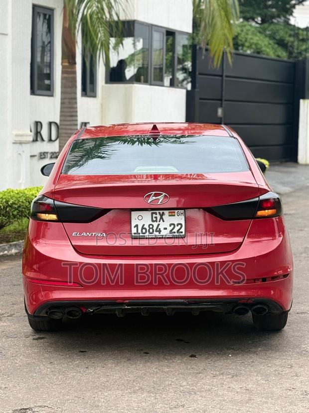 Hyundai Elantra 2016 Red