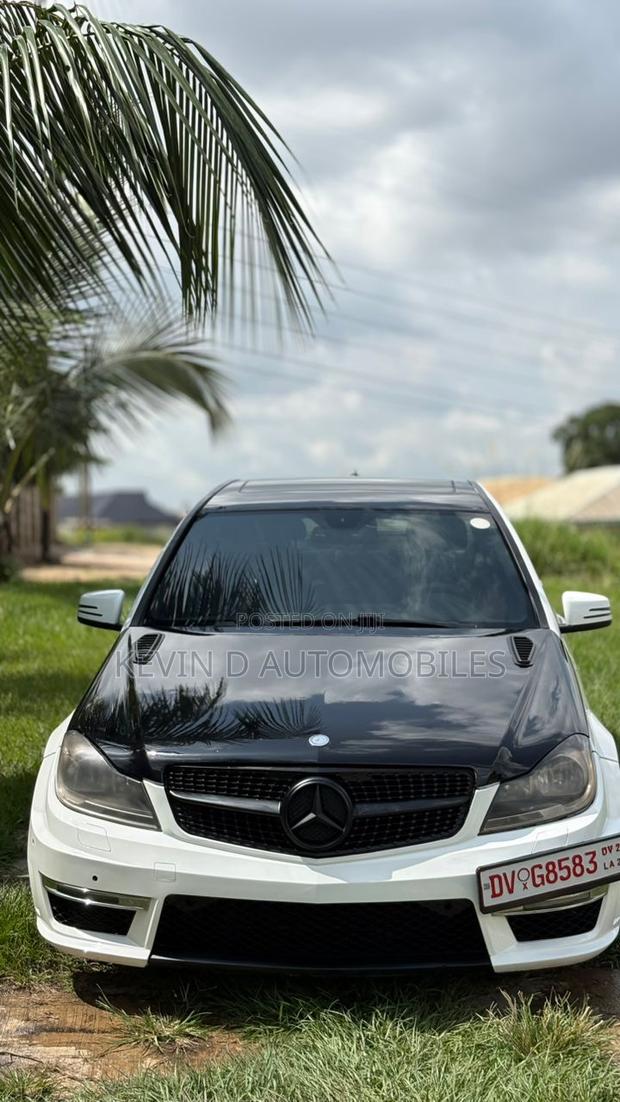 Mercedes-Benz C300 Luxury 4Matic Sedan AWD (3.5L 6cyl 7A) 2014 White