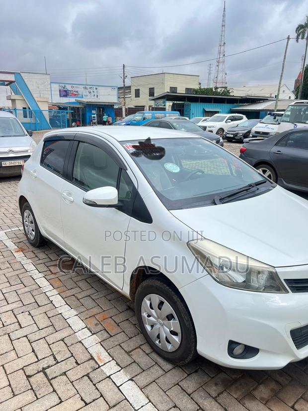 Toyota Vitz 2013 White