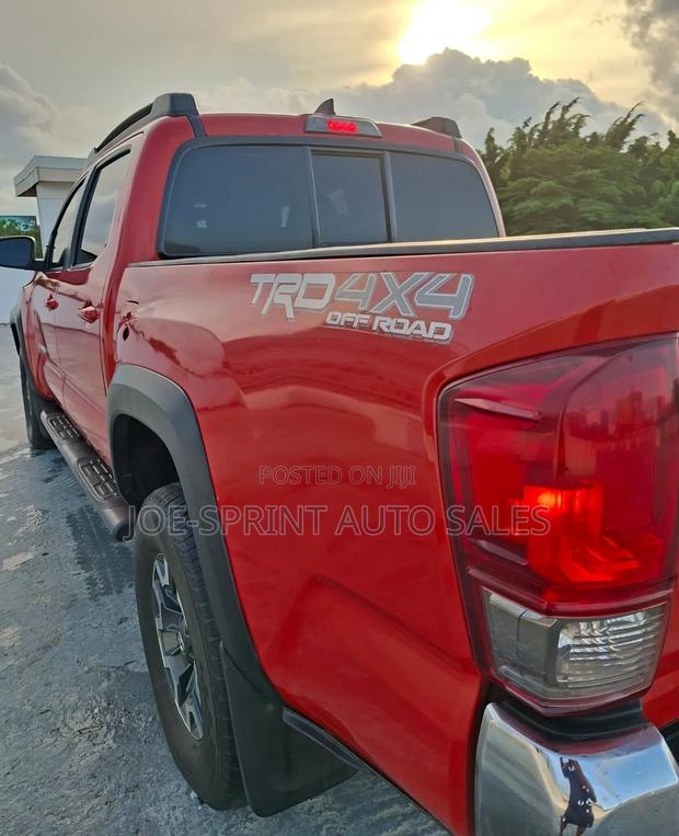 Toyota Tacoma 4dr Double Cab 2016 Orange