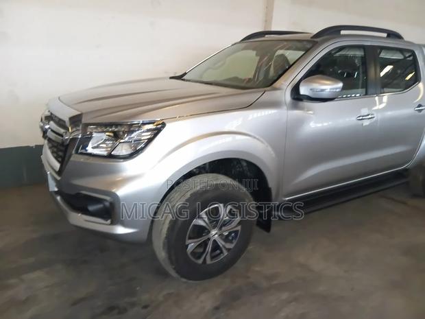 New Nissan Pick-Up 2025 Gray