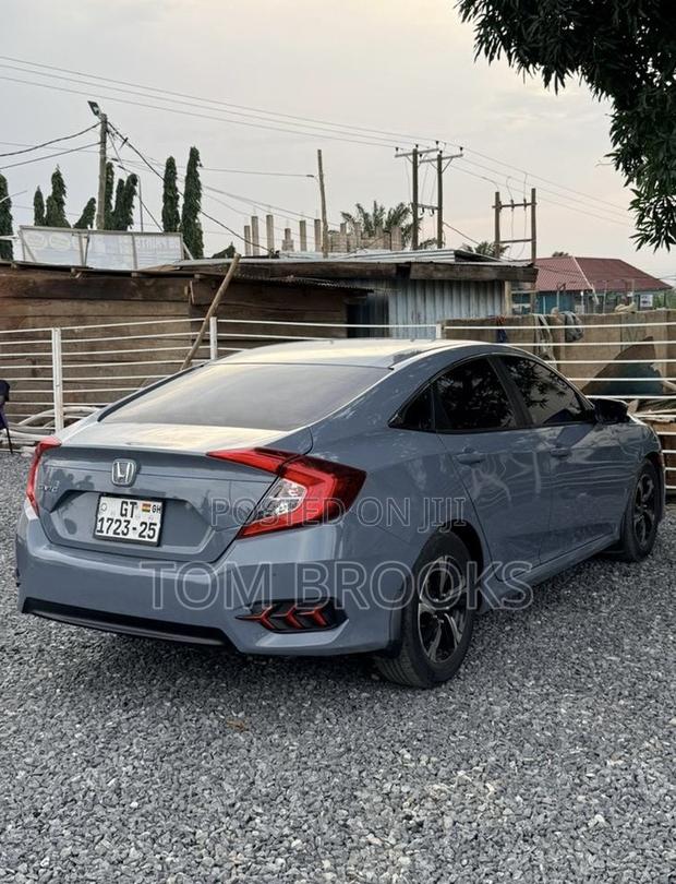 Honda Civic EX 4dr Sedan (2.0L 4cyl) 2017 Gray