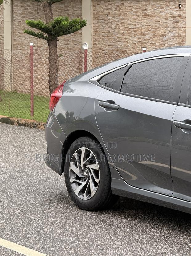 Honda Civic EX 2021 Gray
