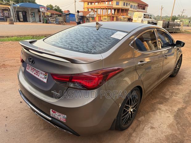Hyundai Elantra GLS Sedan FWD (1.8L 4cyl 6A) 2013 Gray