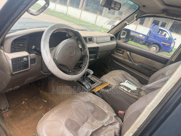 Toyota Land Cruiser 2000 Blue