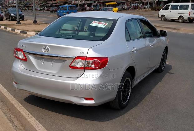 Toyota Corolla 2012 Silver