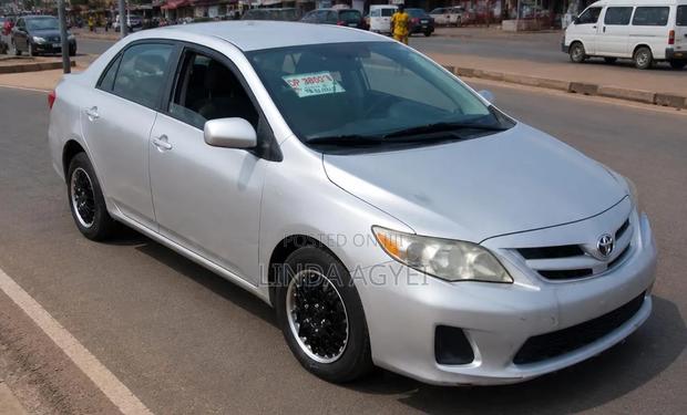 Toyota Corolla 2012 Silver