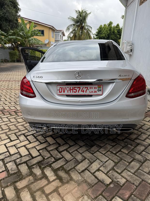 Mercedes-Benz C300 Luxury 4dr AWD 4Matic Sedan (2.0L 4cyl 7A) 2015