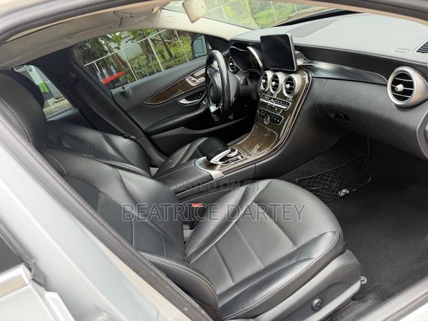Mercedes-Benz C300 Luxury 4dr AWD 4Matic Sedan (2.0L 4cyl 7A) 2015