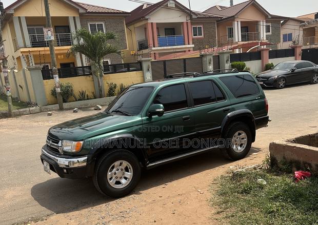 Toyota 4-Runner 1999 Green