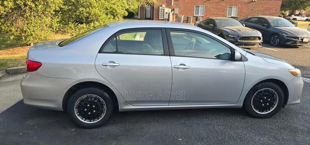 Toyota Corolla 2012 Silver