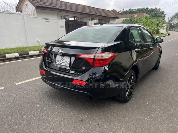 Toyota Corolla 2015 Black