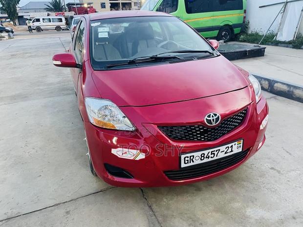 Toyota Belta 2010 Red
