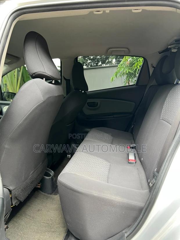 Toyota Yaris LE Hatchback 5dr 2015 Silver