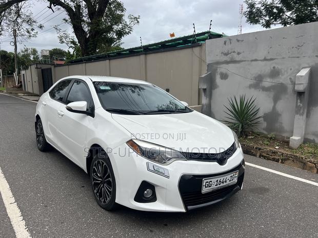 Toyota Corolla 2014 White