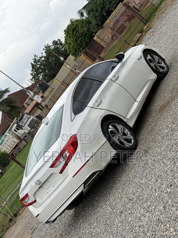 Honda Accord 2018 White