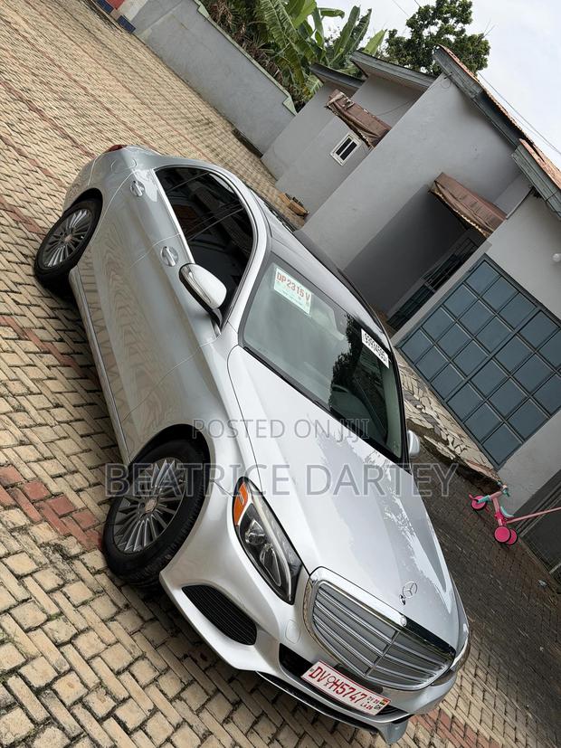 Mercedes-Benz C300 Luxury 4dr AWD 4Matic Sedan (2.0L 4cyl 7A) 2015