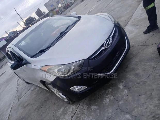 Hyundai Elantra GLS Sedan FWD (1.8L 4cyl 6A) 2013 Silver
