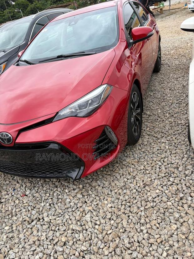 Toyota Corolla SE (1.8L 4cyl 6M) 2018 Red