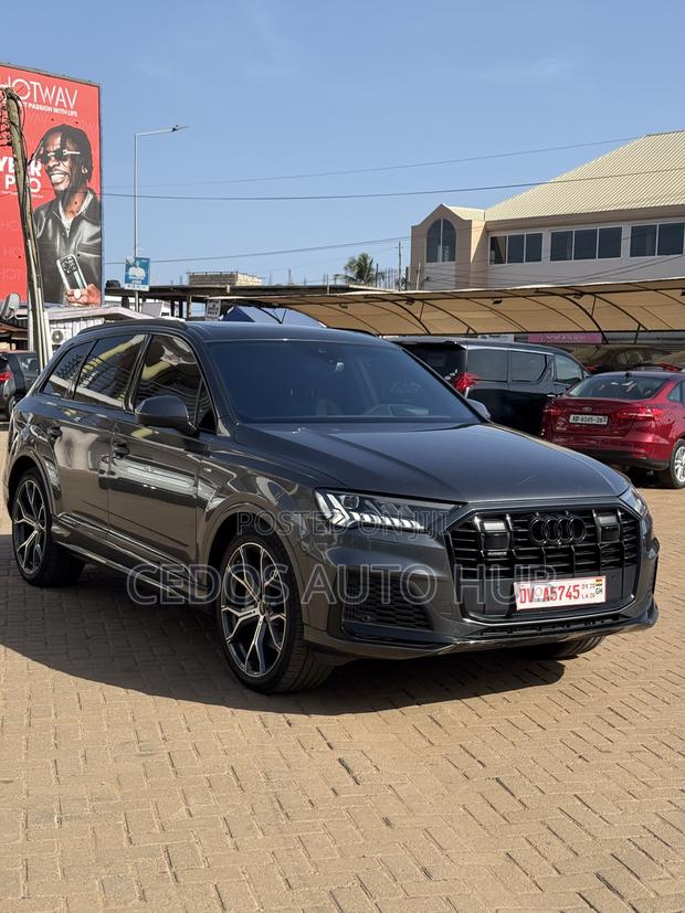 Audi Q7 2024 Gray