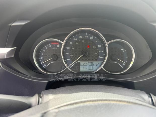 Toyota Corolla LE 4dr Sedan (1.8L 4cyl CVT) 2016 Gray