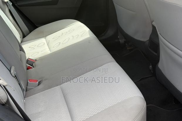 Toyota Corolla LE 4dr Sedan (1.8L 4cyl CVT) 2016 Gray