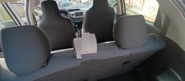 Toyota Vitz 2013 Silver