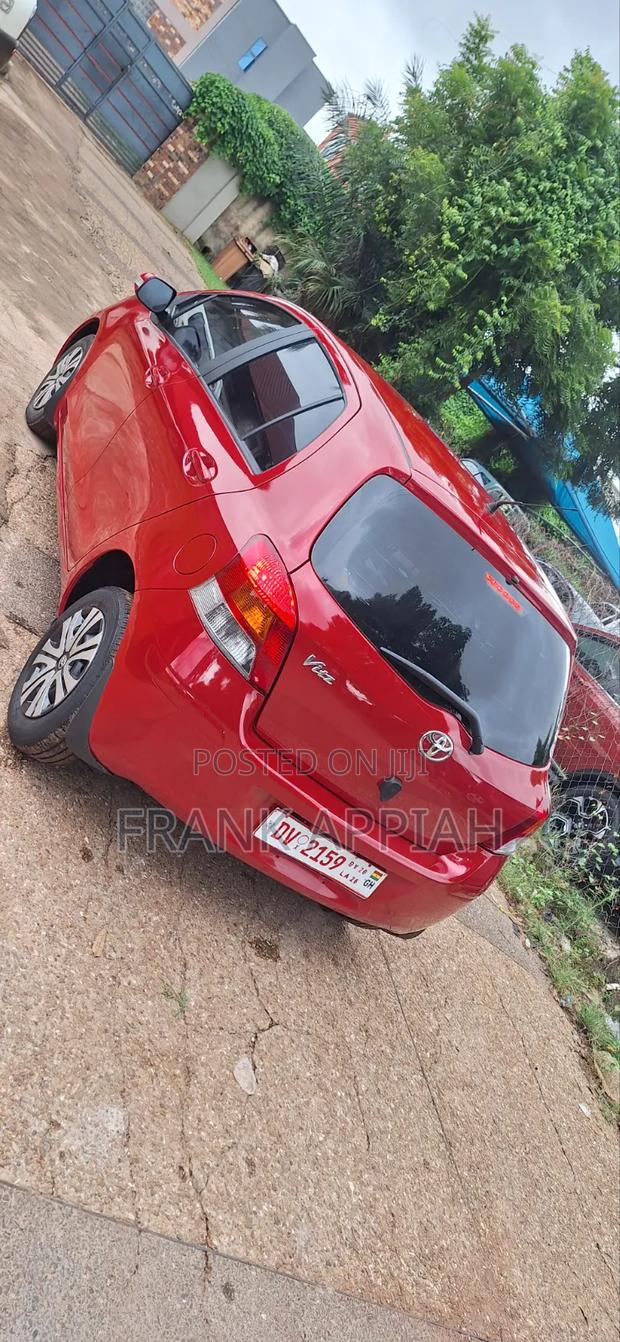 Toyota Vitz 2009 Red