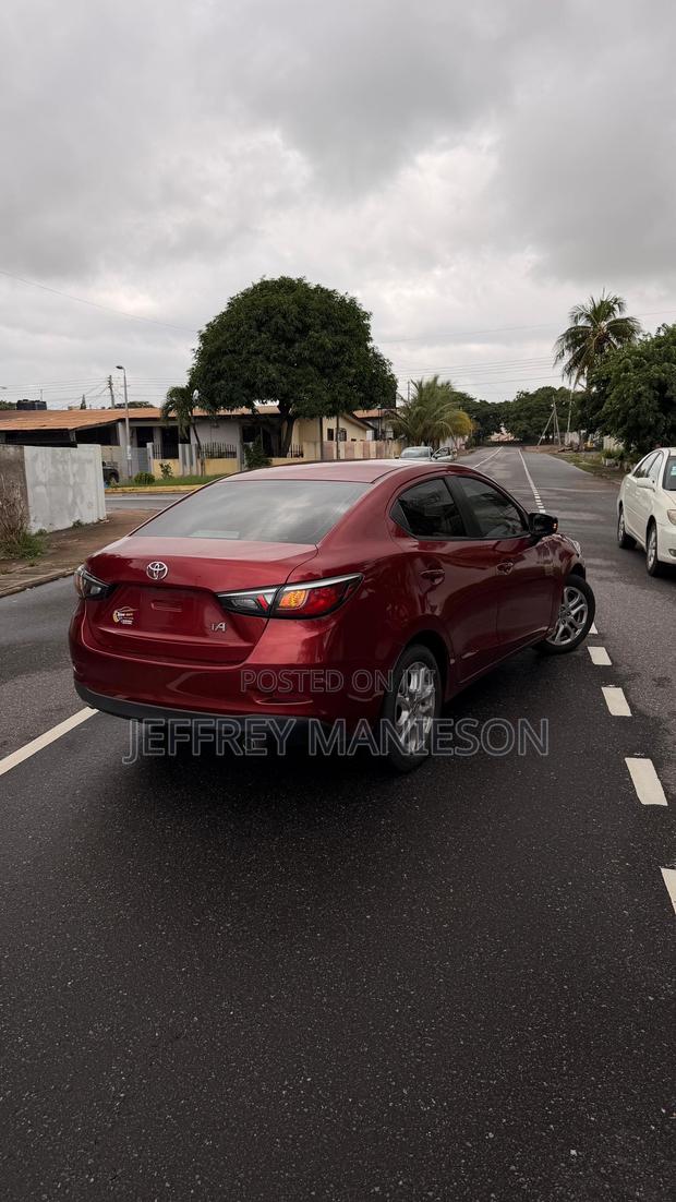 Toyota Yaris iA 1.5 FWD 2016 Red