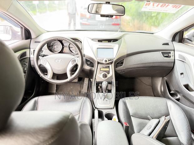 Hyundai Avante 2014 White