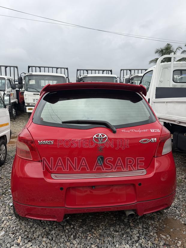 Toyota Yaris SE Hatchback 5dr 2012 Red