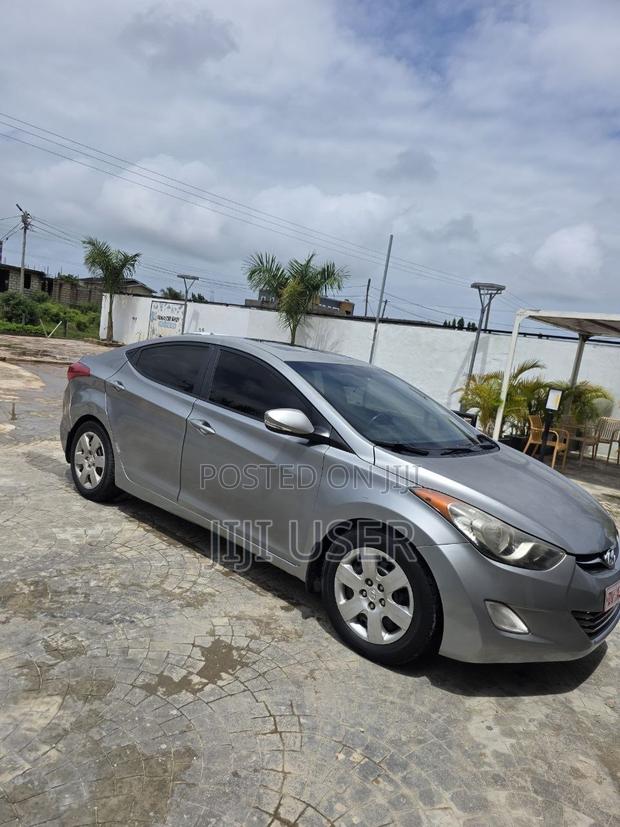 Hyundai Elantra Limited Sedan FWD (1.8L 4cyl 6A) 2013 Silver